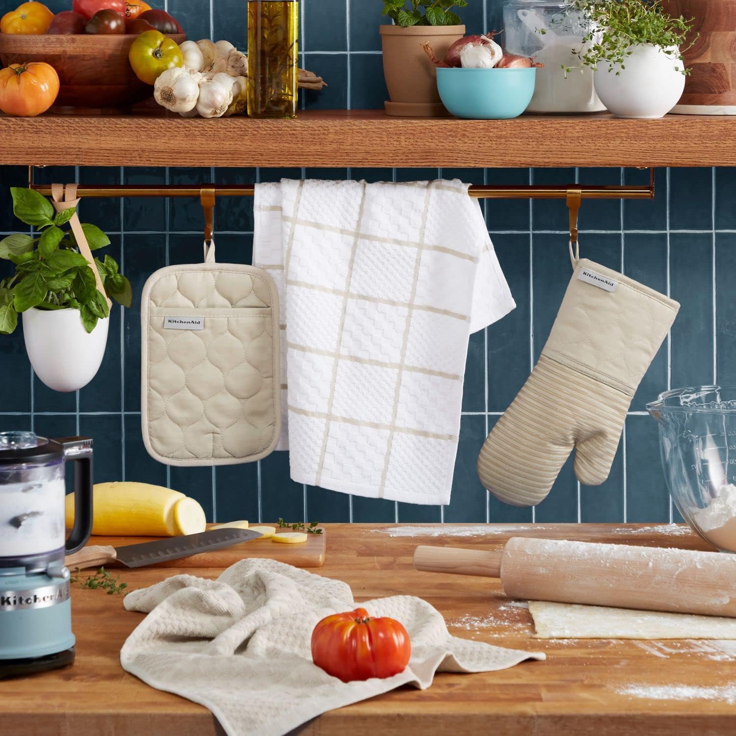 Quilted Kitchen Towels Oven Mitt 4-Pack Set