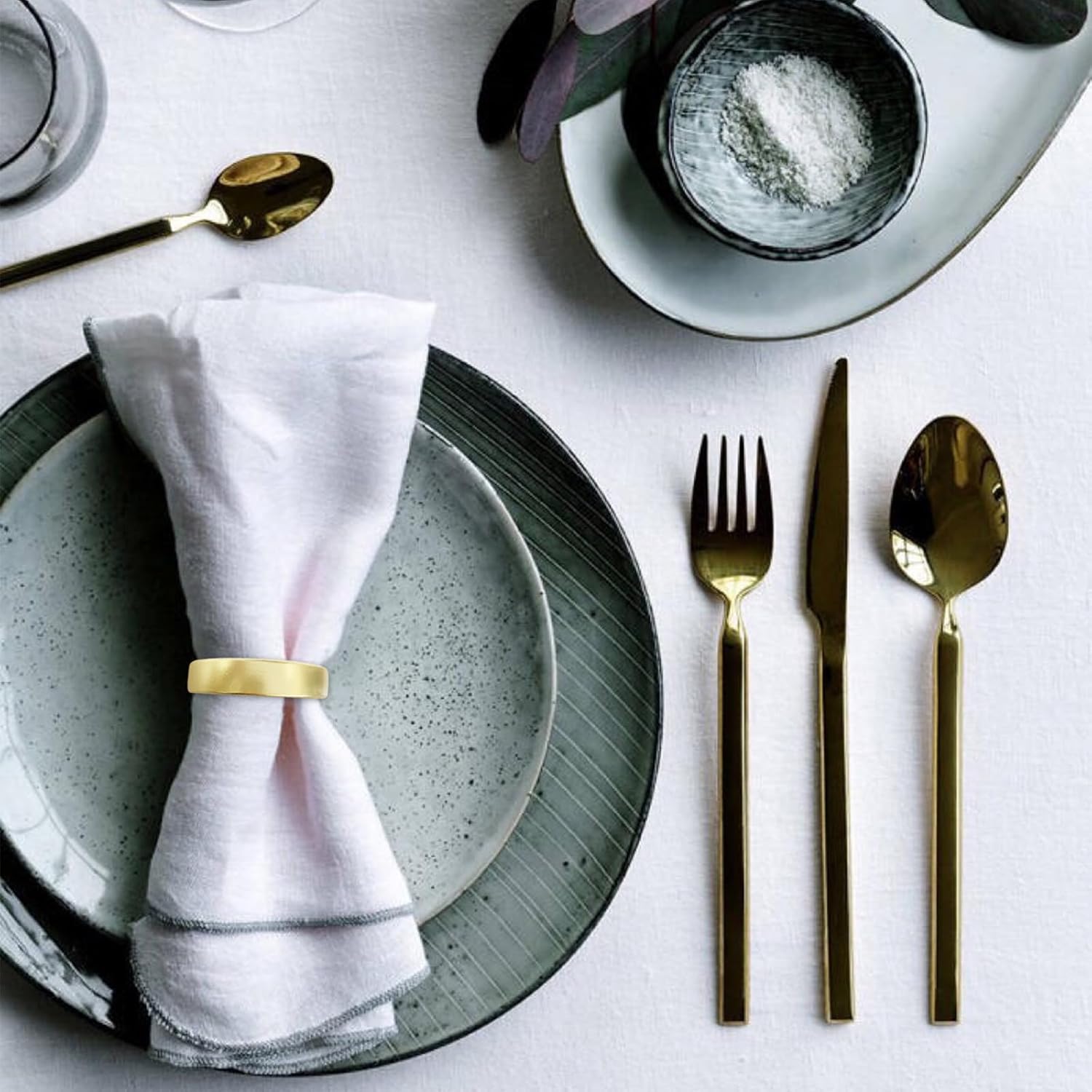 Set of 4 Gold Napkin Rings for Weddings and Parties