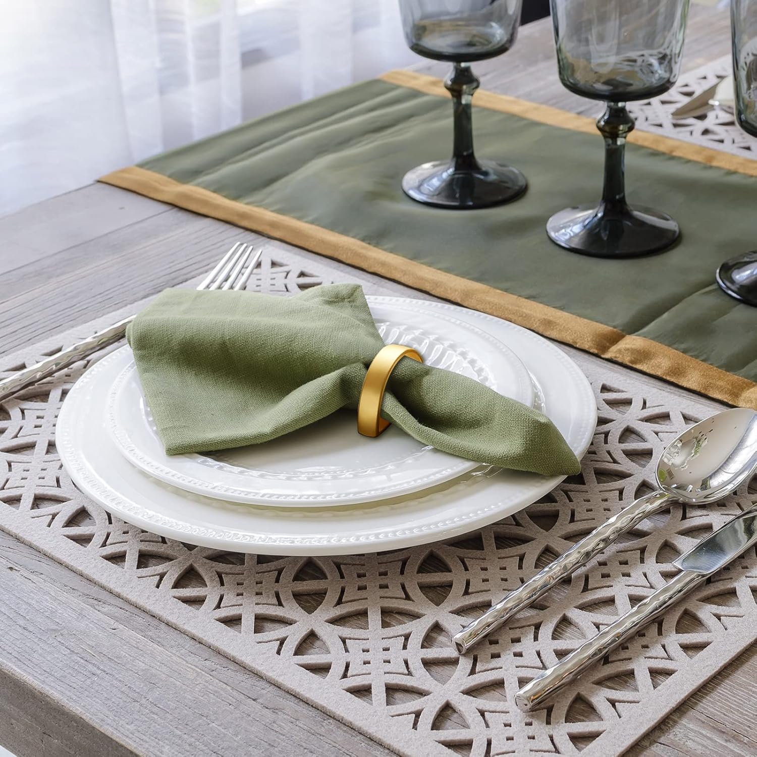 CHENGU 40 Pcs Matte Gold Semicircle Napkin Rings