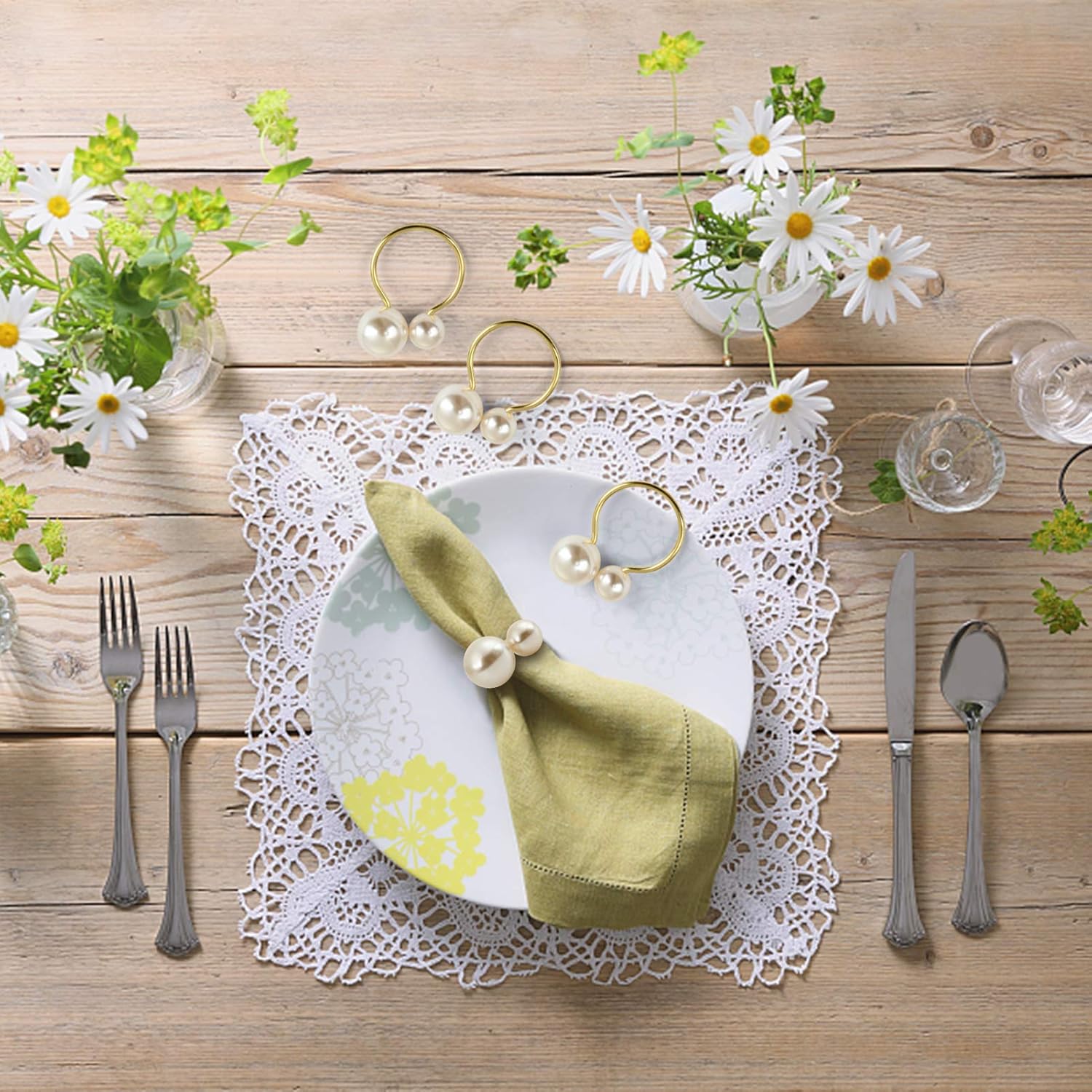 12-Piece Set of Elegant Gold Napkin Rings
